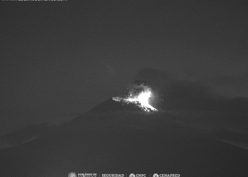 Suspenden clases presenciales en 40 municipios de Puebla por actividad del Volcán Popocatépetl