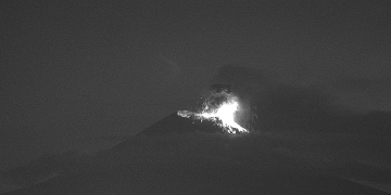 Suspenden clases presenciales en 40 municipios de Puebla por actividad del Volcán Popocatépetl
