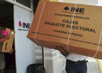 Inicia INE entrega de paquetes electorales a presidencias de casillas para Jornada Electoral en Coahuila y Estado de México