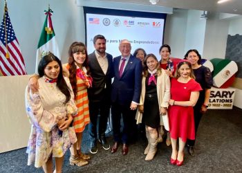 ¿Qué se necesita para que lleguen inversiones a México? Esto dijo Ken Salazar