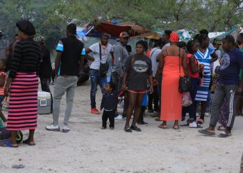 Blindan frontera de Tamaulipas para contener cruce masivo de migrantes