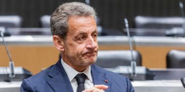 Confirman sentencia de 3 años a Sarkozy por corrupción