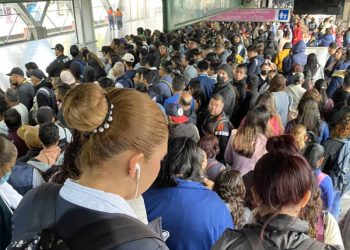 Reportan saturación en al menos 5 líneas del Metro