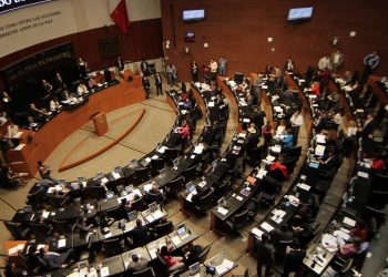 Chocan Monreal y coordinadores de oposición por sesión del pasado viernes