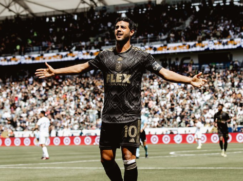 Carlos Vela vende más playeras que Chicharito en la Major League Soccer -  ESPN