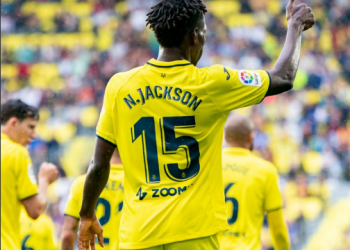 El Villarreal golea al Athletic y se saca el billete a Europa
