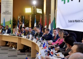 Denuncian ante partidos de América Latina y el Caribe riesgo de autoritarismo dictatorial en México