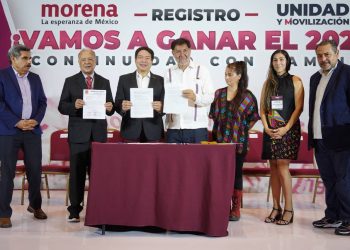 Gerardo Fernández Noroña arrancará gira con el noroñabus