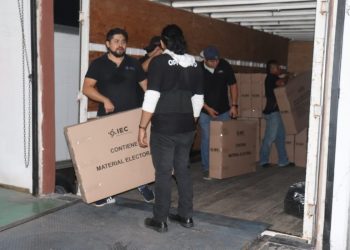 Llegan boletas que sustituirán las 74 urnas electrónicas canceladas en Coahuila