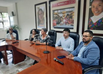Presenta UAQ avances de la vacuna universitaria Quivax