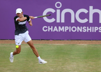 De Miñaur doblega a Schwartzman en Queen’s