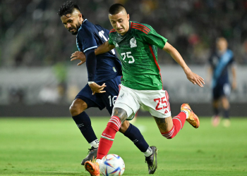 Roberto Alvarado es inscrito para Copa Oro en lugar de Vega