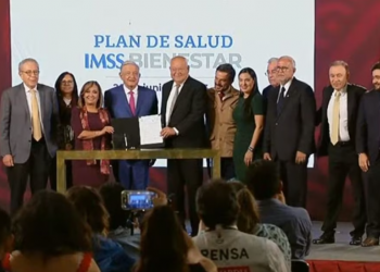 ¿Qué hacen 6 gobernadores en la Conferencia Matutina?