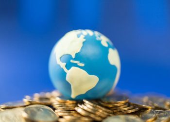 Fitch Ratings revela su previsión del PIB mundial en 2023
