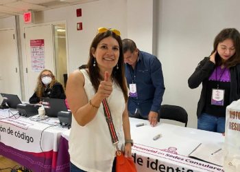 Mexicanos en EU y Canadá votan en consulados por gobernador de Coahuila y Edomex