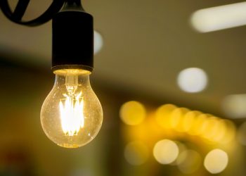 ¿Sabes cuántas personas en el mundo no cuentan con acceso a electricidad? Esto dijeron la ONU y el Banco Mundial