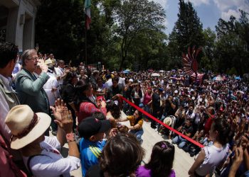 Lamenta Marcelo Ebrard cargadas oficiales de gobernadoras y gobernadores