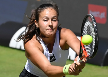 Daria Kasatkina ante Madison Keys en la final de Eastbourne