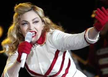 Madonna ya se recupera en casa tras hospitalización