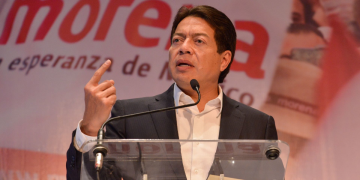 Mario Delgado acusa que han intervenido su teléfono