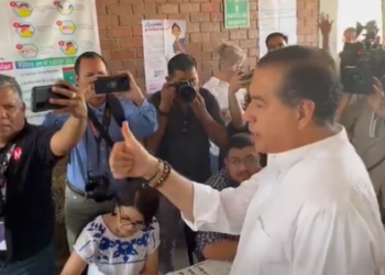 Mejía Berdeja emitió su voto en Torreón