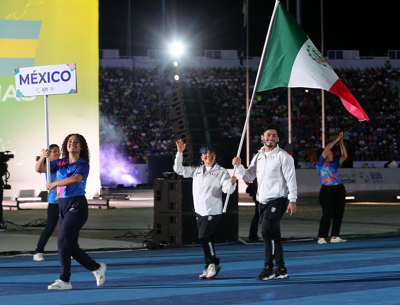 México encabeza desfile en inauguración de San Salvador 2023 Enfoque