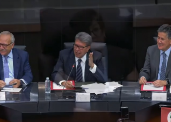 Esto hizo Monreal en su último día en el Senado