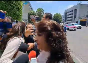 Consejeros comienzan arribo a sede del Consejo Nacional de Morena