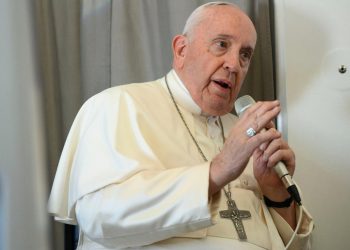 El Vaticano suspende la agenda del Papa Francisco por su operación