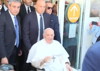 El Papa Francisco es dado de alta y regresó al Vaticano