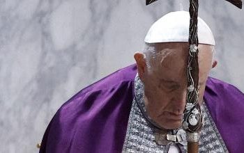 El Papa Francisco rezó el ángelus en la capilla privada del Hospital