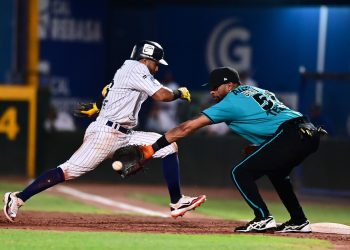 Acereros se impone a Saraperos en juegazo de 11 entradas y asegura la serie 