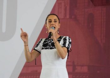 “Estoy contenta y animada”, dice Sheinbaum tras renuncia de Ebrard a la SRE