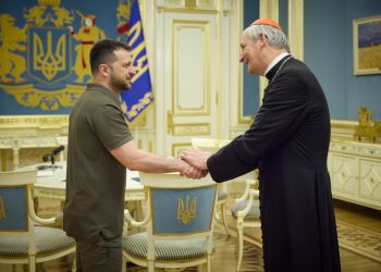 De esto habló el presidente Zelenski con el enviado del Papa Francisco