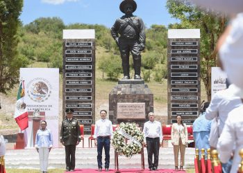 López Obrador conmemora el 100 aniversario luctuoso del revolucionario Francisco Villa