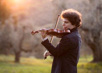 El violinista Augustin Hadelich regresa a la Sala Nezahualcóyotl