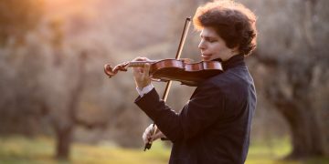 El violinista Augustin Hadelich regresa a la Sala Nezahualcóyotl