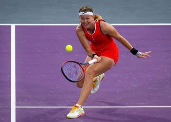 María Bouzkova retira a Kontaveit de Wimbledon
