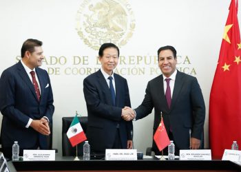 Invitan a presidente de China a visitar ambas cámaras del Congreso mexicano