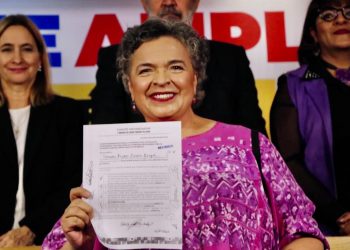 Beatriz Paredes se declaró lista para la contienda y aseguró que no tiene que rebasar a Xóchitl Gálvez