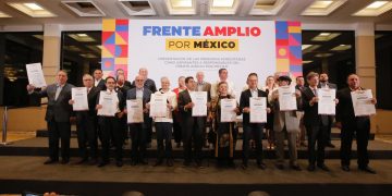 Se baja aspirante presidencial del Frente Amplio por México