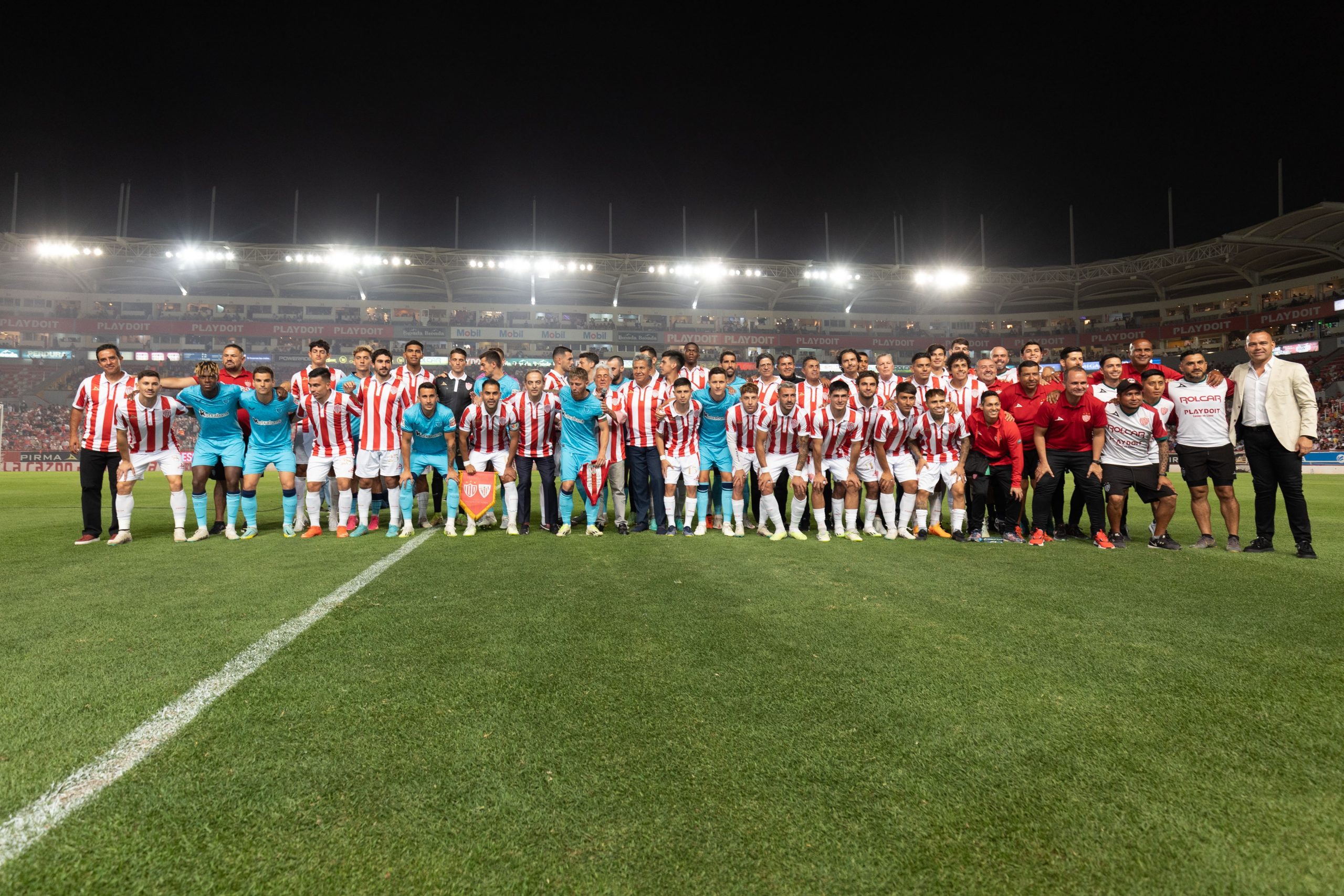 Cae Santos Laguna en amistoso ante el Real Sporting de Gijón