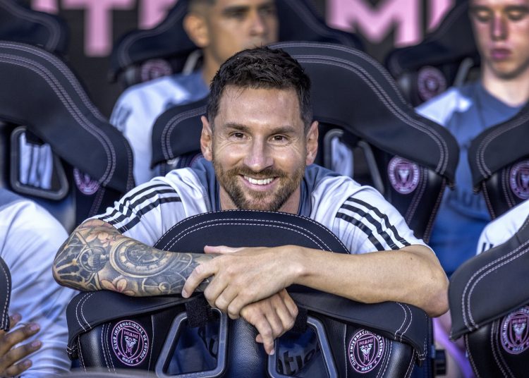 Fort Lauderdale (United States), 21/07/2023.- Argentine Lionel Messi, Inter Miami CF player sits on the team bench before the Soccer Leagues Cup match between Cruz Azul and Inter Miami CF outside DRV PNK Stadium in Fort Lauderdale, Florida, USA, 21 July 2023. EFE/EPA/CRISTOBAL HERRERA-ULASHKEVICH