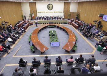 ¿Qué pasó en reunión privada del INE con gobernadores?