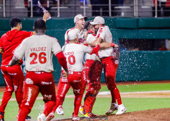 David Reyes lanza juego sin hit ni carrera para Veracruz frente a Saltillo 