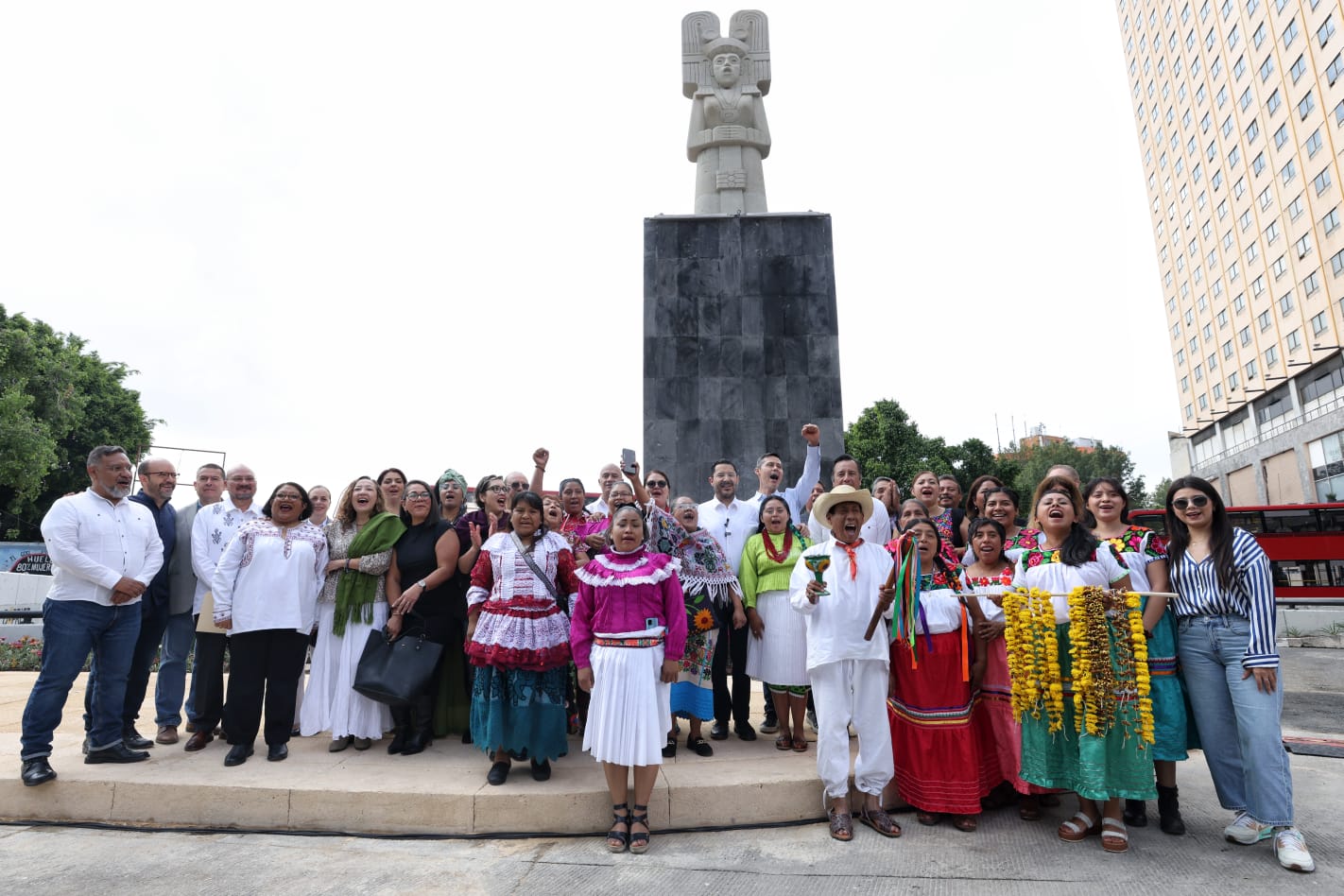 Develan Escultura De La Joven Amajac En Cdmx Enfoque Noticias