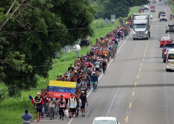 Sale la primera caravana migrante de venezolanos desde el sur de México