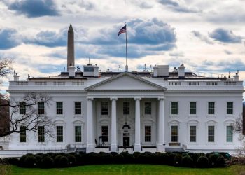 ¿Por qué la Casa Blanca pide delimitar el poder del FBI?