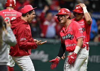 Doble triunfo escarlata en el Harp Helú