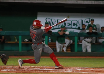 Diablos Rojos llega a 50 triunfos al ganar el juego 3 en extrainnings